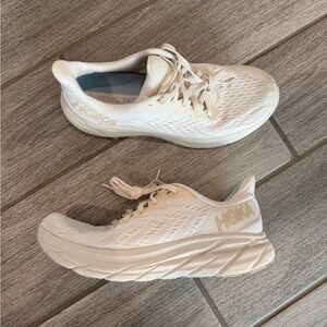 HOKA Clifton 8